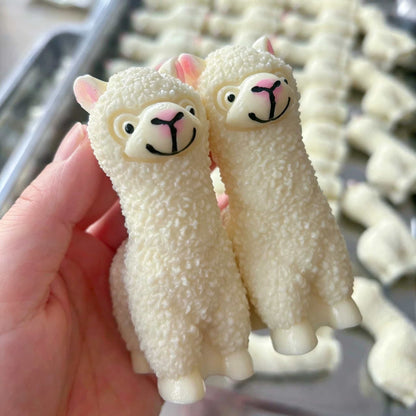 Cute Alpaca Squishy Toy, Soft Squeeze Stress Relief Fidget Toy, Realistic Llama Decompression Sensory Toy for Kids Adults, Animal Squeeze Toy Gift