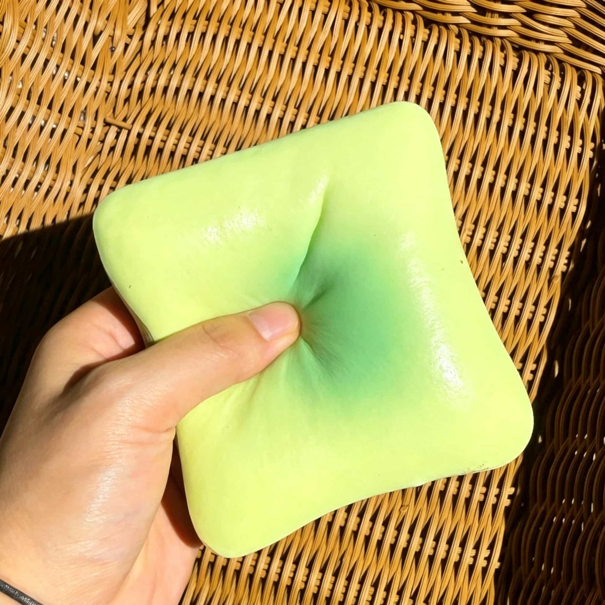 Wet Soft Toast Squishy, PU Slow Rising Squeeze Toy, Realistic Bread Scent Stress Relief Fidget Toy for Kids Adults