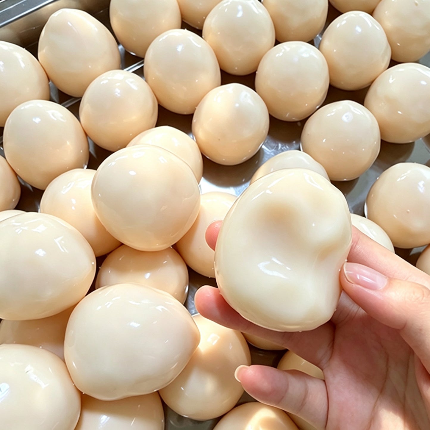 Crunch Egg Beaker Squishy Toy Crackly Sound Flour Filled Stress Relief Squeeze Fidget Toy